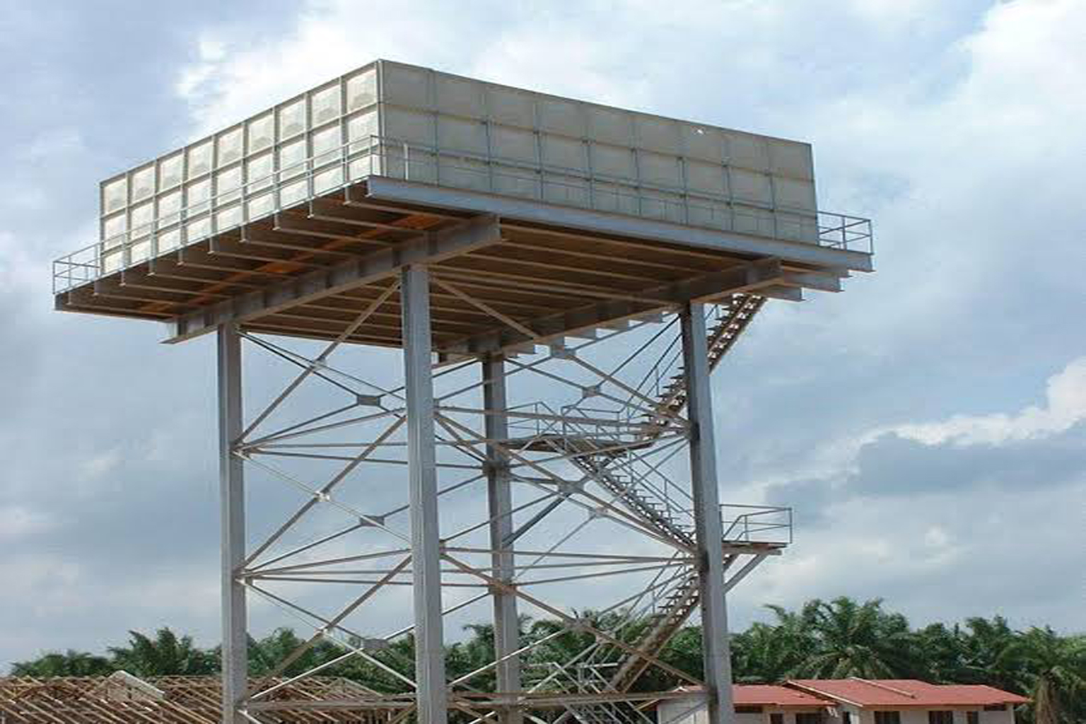 Industrial rubber conveyor belt